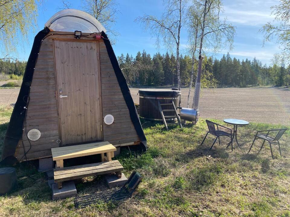 Niiralan Tila : Starlite Cabin Laitila Bagian luar foto